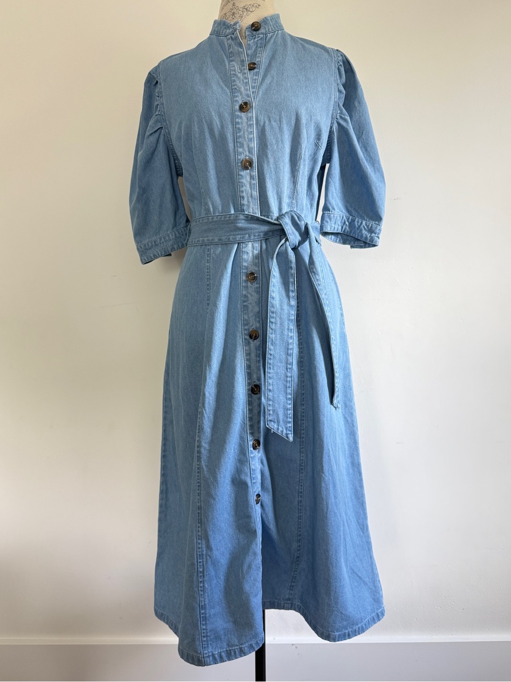 Who What Wear Light Blue Denim Button-Front Midi Dress with Tie Waist
